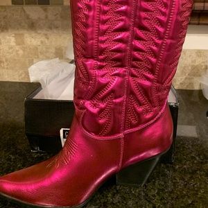 New fuschia pink cape Robbin  boots size 11